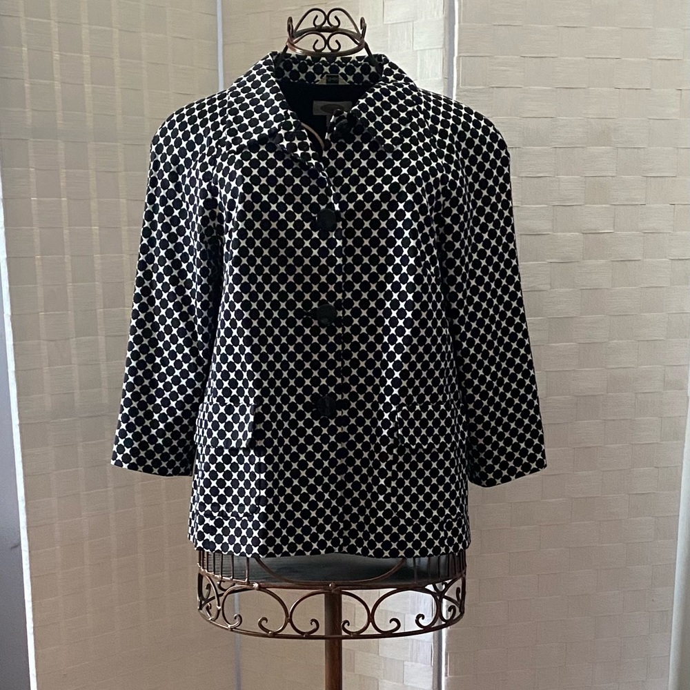 Talbot’s size 10 black and white blazer